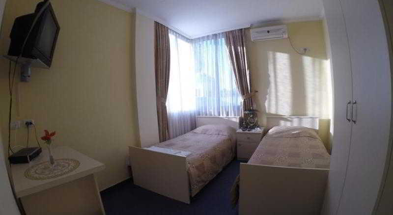 Hotel 3A Тирана Екстер'єр фото